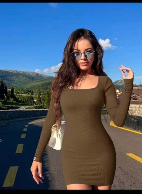 Robe Moulante À Manches Longues