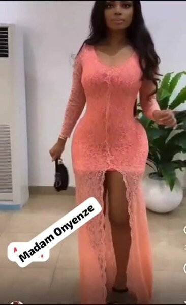 Robe longue en dentelle élégante