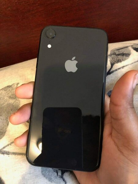iPhone XR Noir 64GB