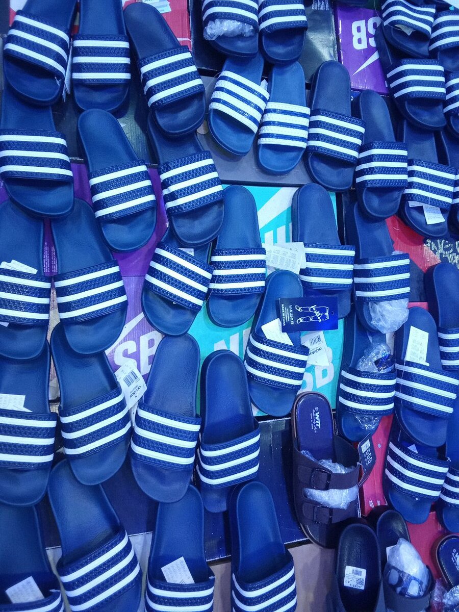 Claquettes de bain confortables