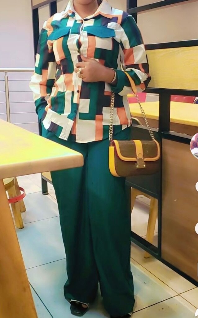 Chics ensembles chemises et pantalon