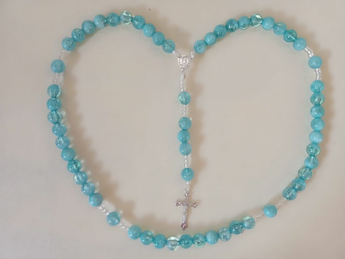 Bracelets en perles avec croix