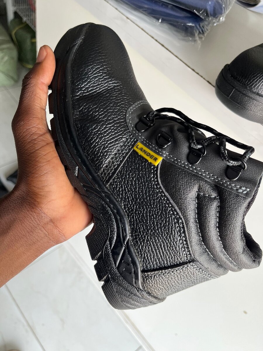 Safety boots