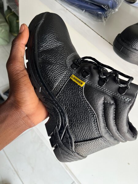 Safety boots