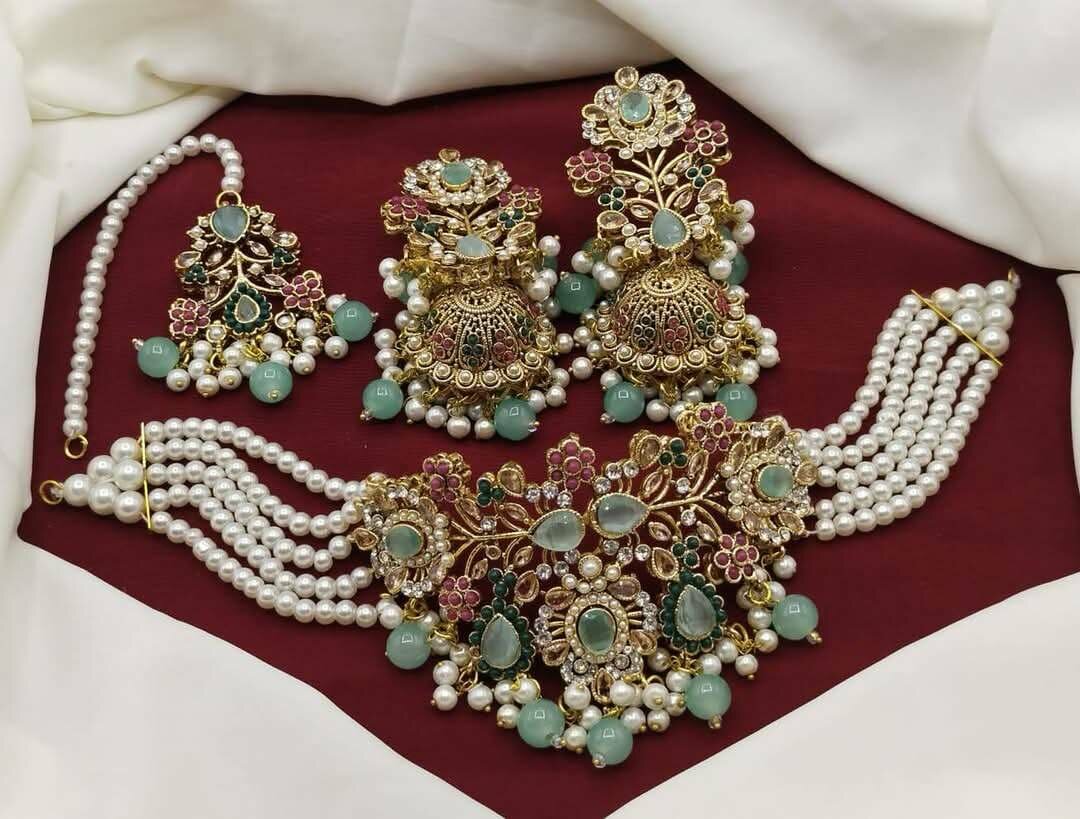 Ladies wedding set Necklace and earrings