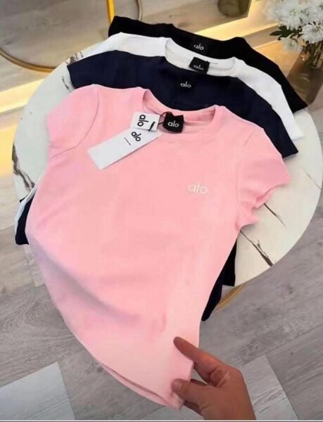 T-shirts femmes Alo Trend