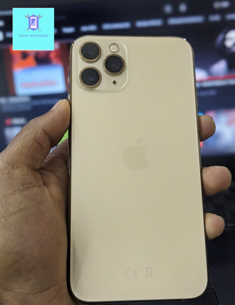 iPhone avec triple caméra