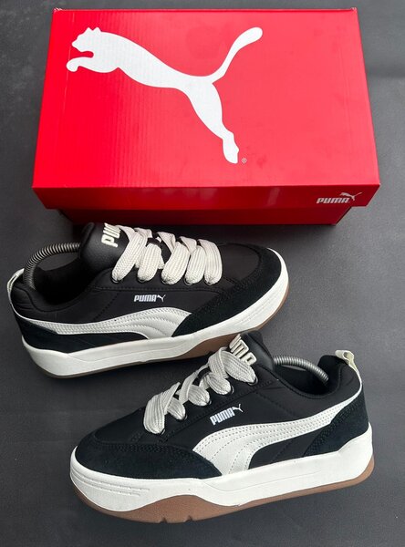 Chaussures Puma Noires et Blanches