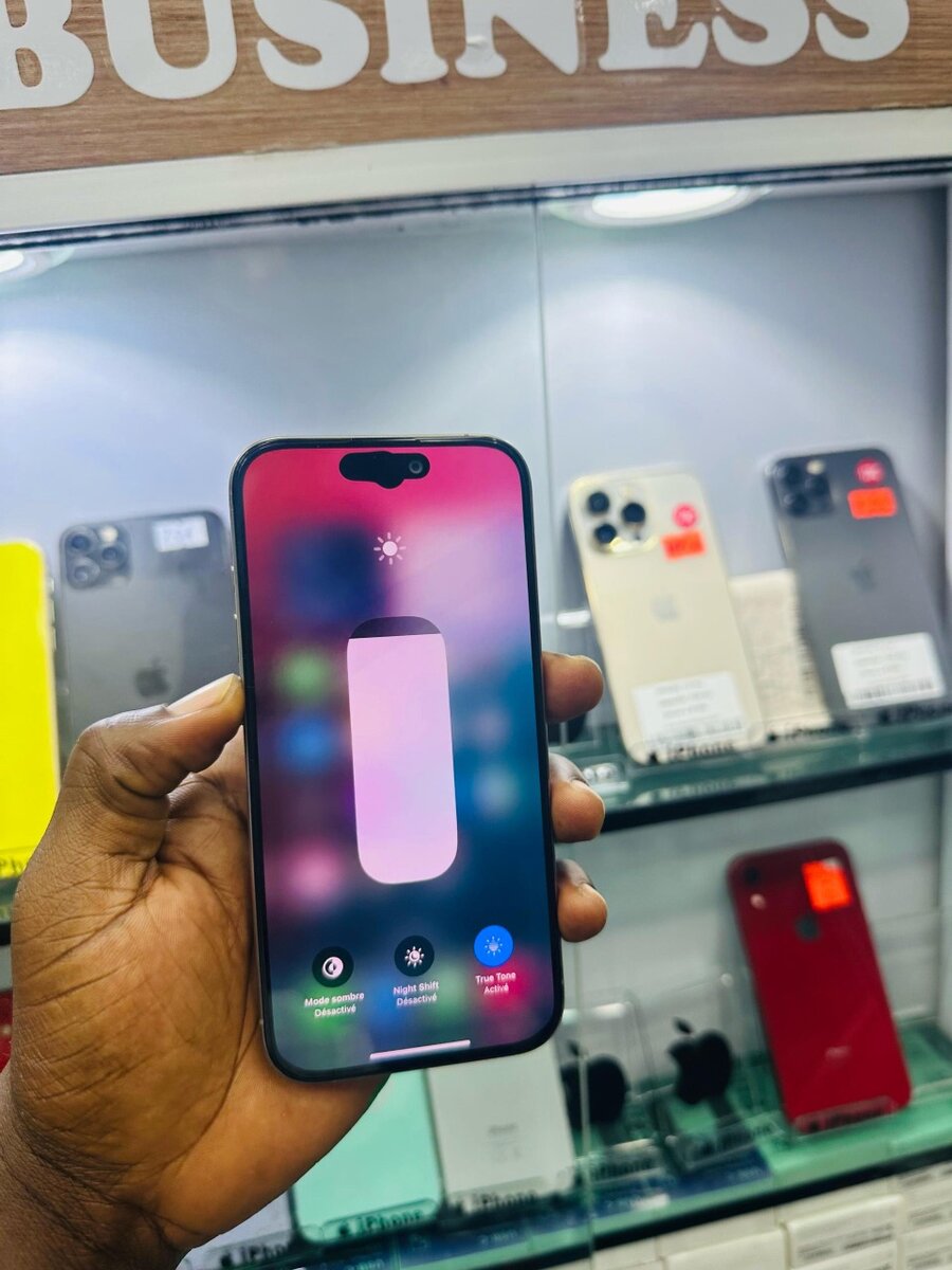 15 pro CE point sur Ecran