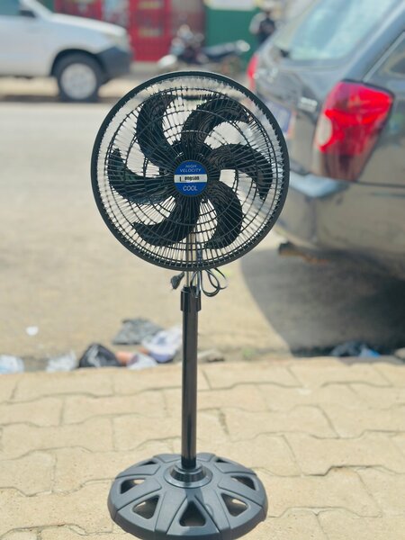 Ventilateur sur pied réglable