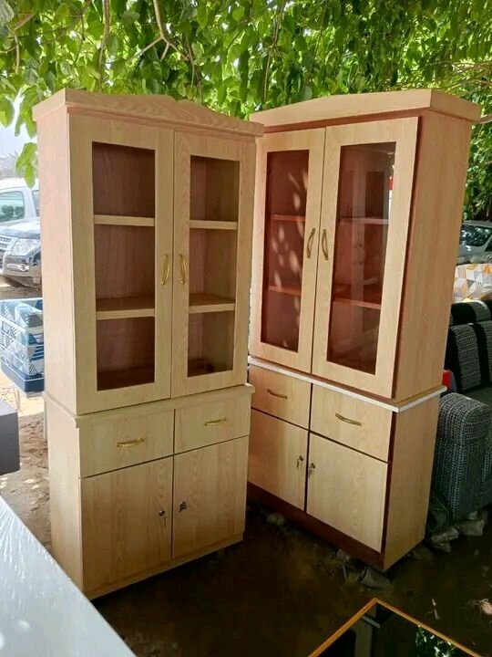 Vitrine en bois élégante