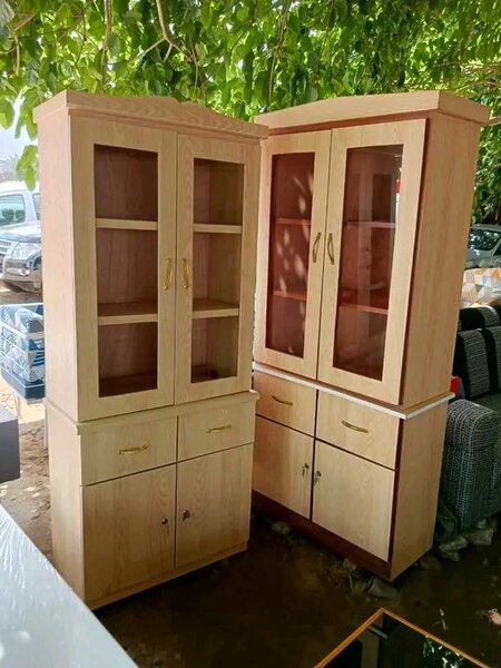 Vitrine en bois élégante