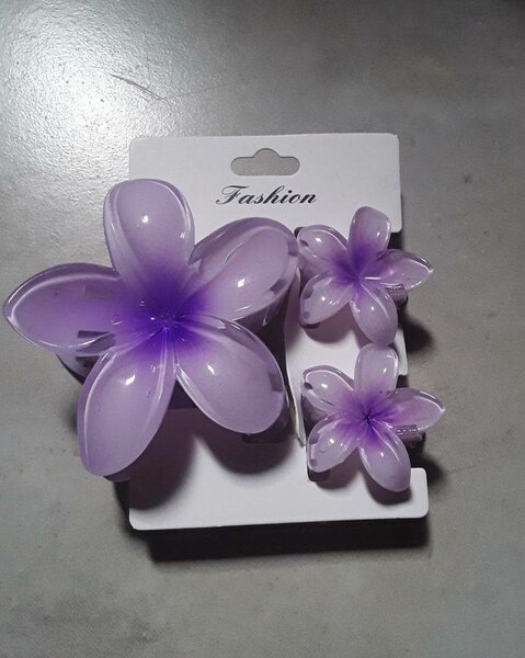 Pinces à cheveux violettes