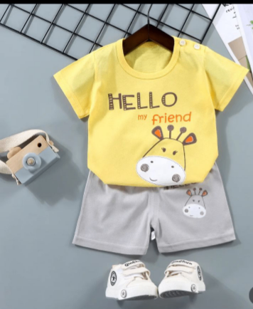 Tenue de petit garcon jaune marron