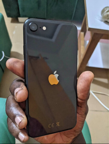iPhone SE Reconditionné Noir
