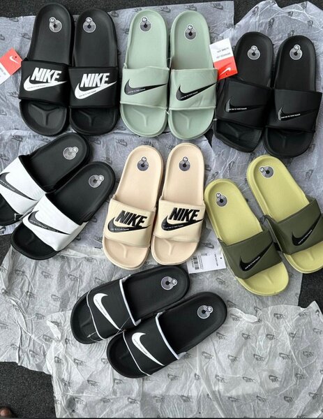 Claquette NIKE