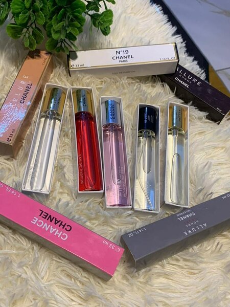 Eau de parfums très bonne senteur importé