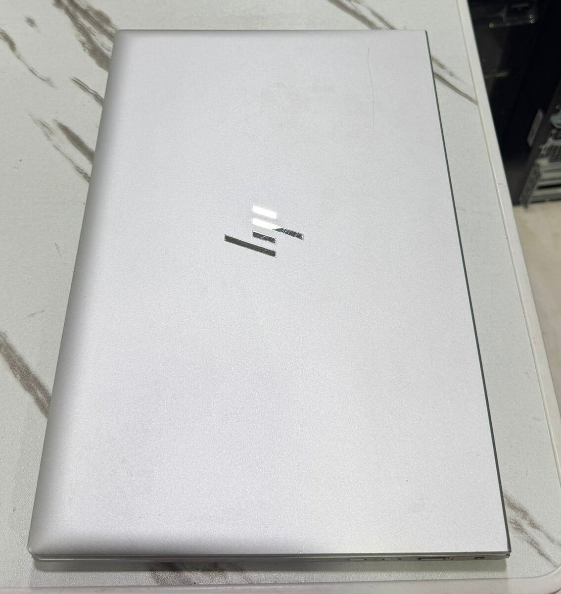 hp elitebook Ryzen 7 pro