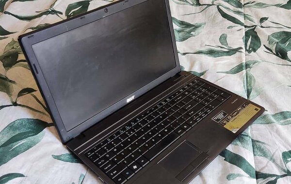 Acer TravelMate 5742 Laptop