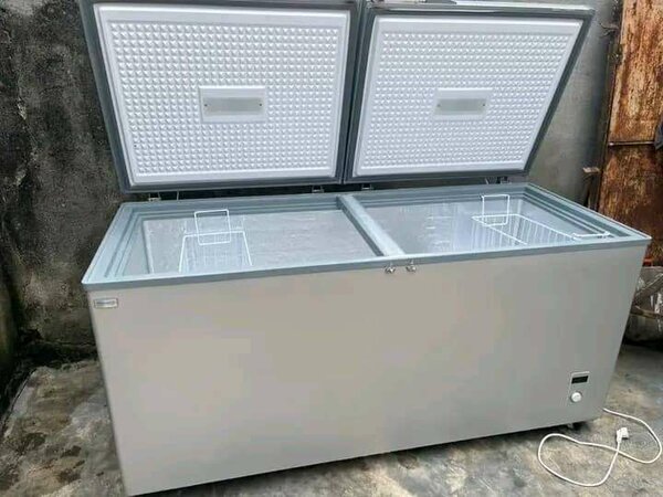 Réfrigérateur combiné moderne