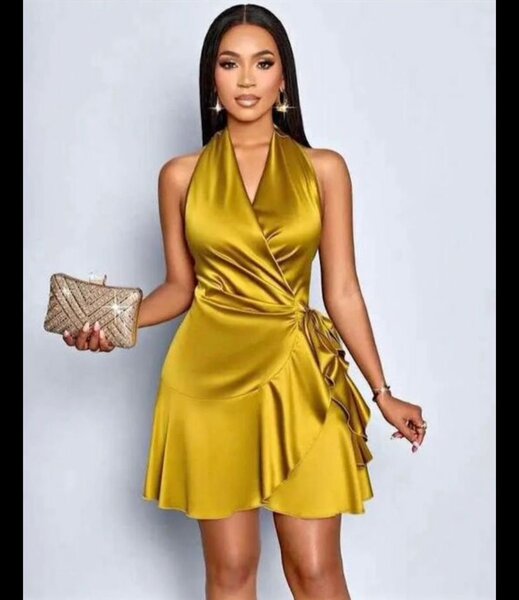 Robe courte en satin jaune