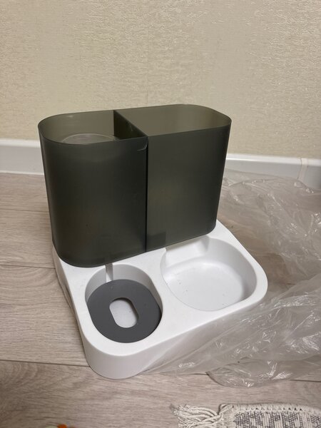 Кормушка плюс поилка для кошек