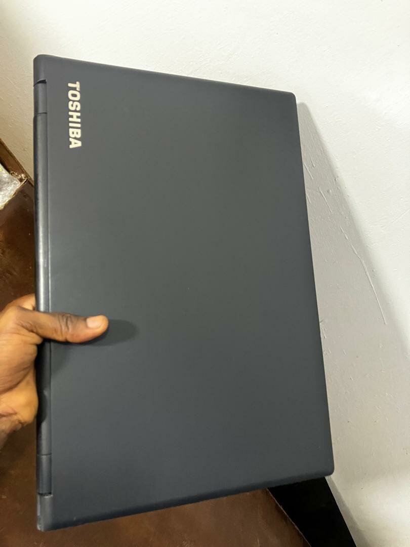 Toshiba Satellite Pro R-C50
