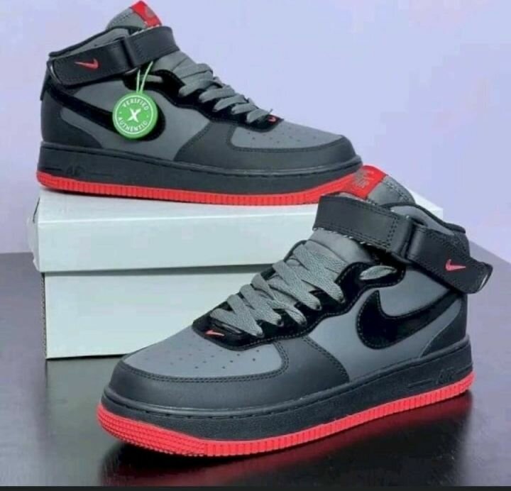 Chaussures montantes Nike Air