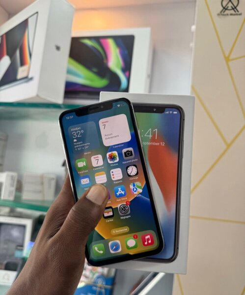 iPhone X - simple 64GB