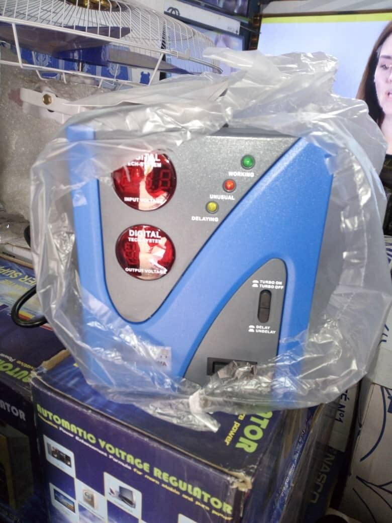 Stabilisateur de courant 2000w