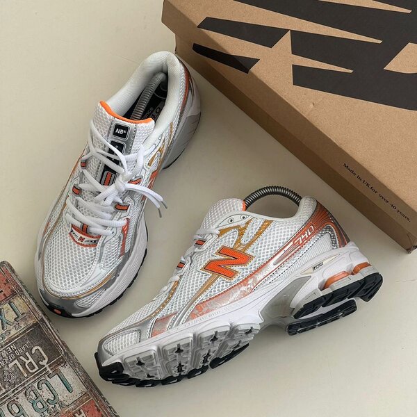 Baskets New balance 740