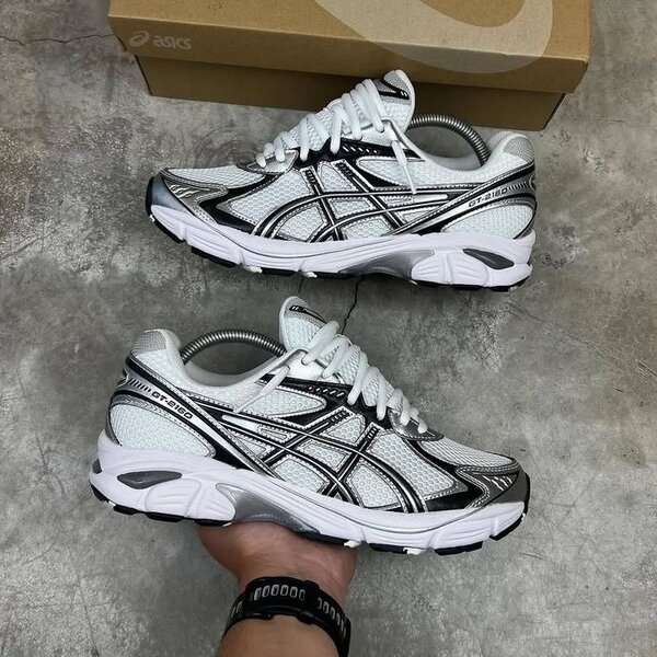 Baskets running ASICS confort