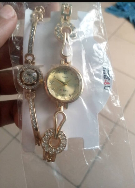 Montre bracelet élégante femme