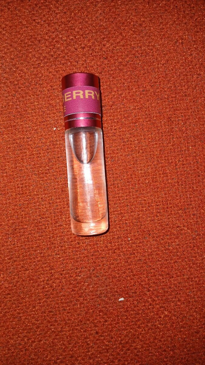 Strawberry flavored essential oil