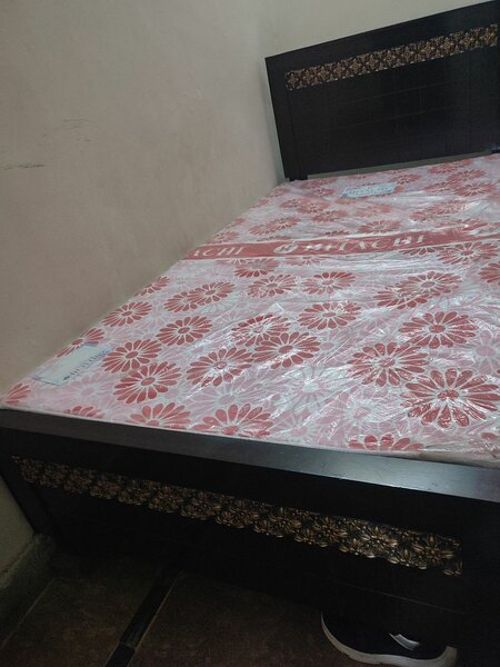 Single Bed with mattres