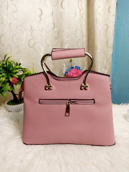 Sac à main rose élégant