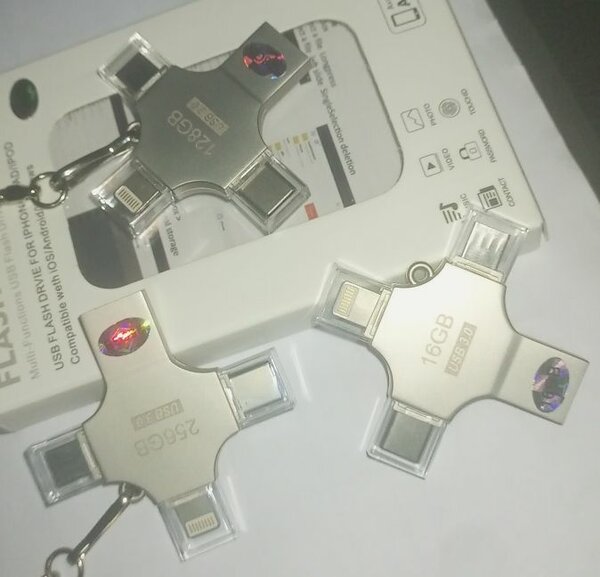 128 GB - CLÉ USB 3.0 (4 EN 1)