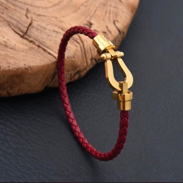 Bracelets en cuir tressé