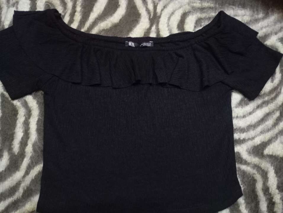 Top à épaules dénudées Zara