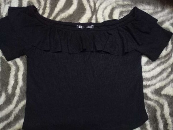 Top à épaules dénudées Zara