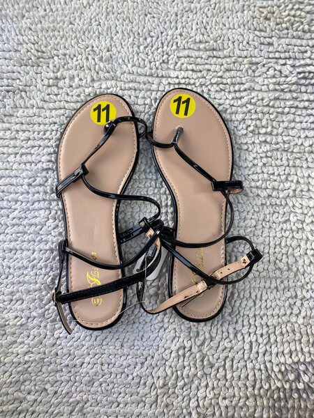 Sandales plates élégantes