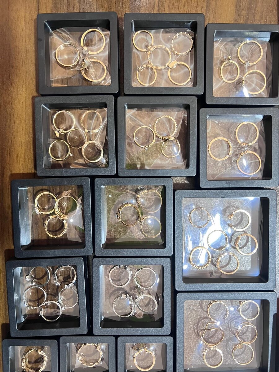 Fashion rings and anklet