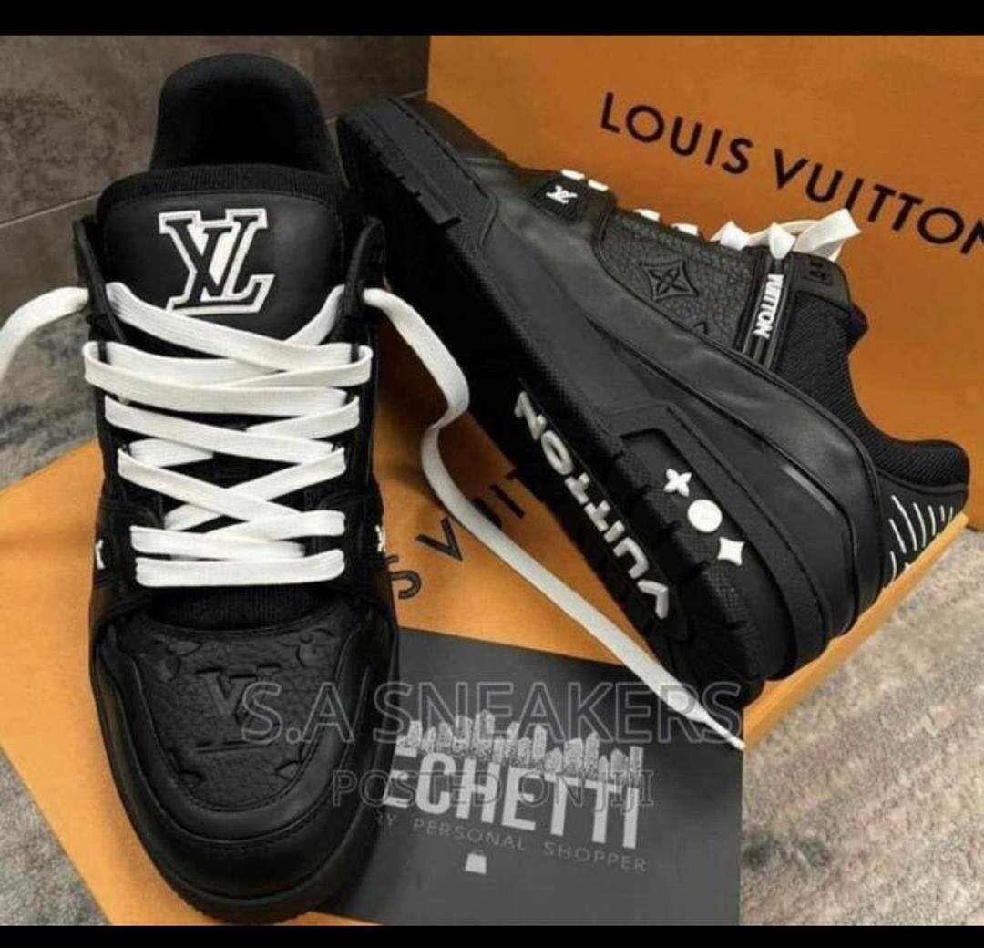 LOUIS VUITTON BLACK