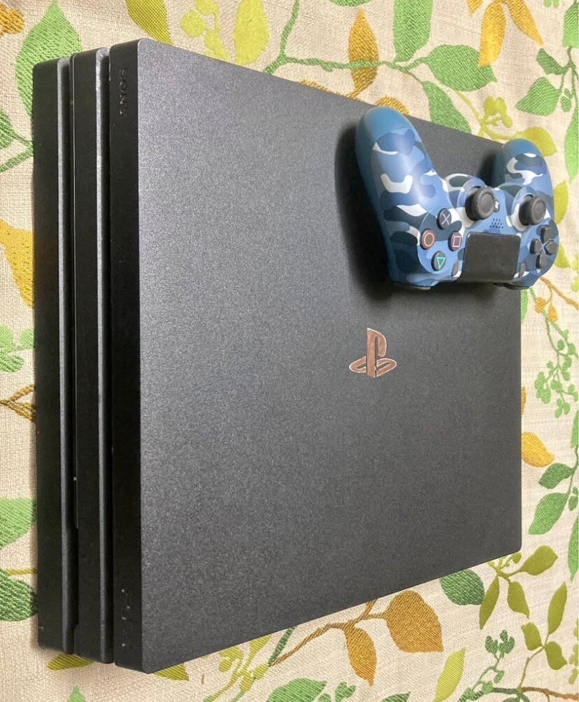 Console PS4 Pro avec manette