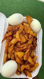 Plantains frits avec 3 œufs