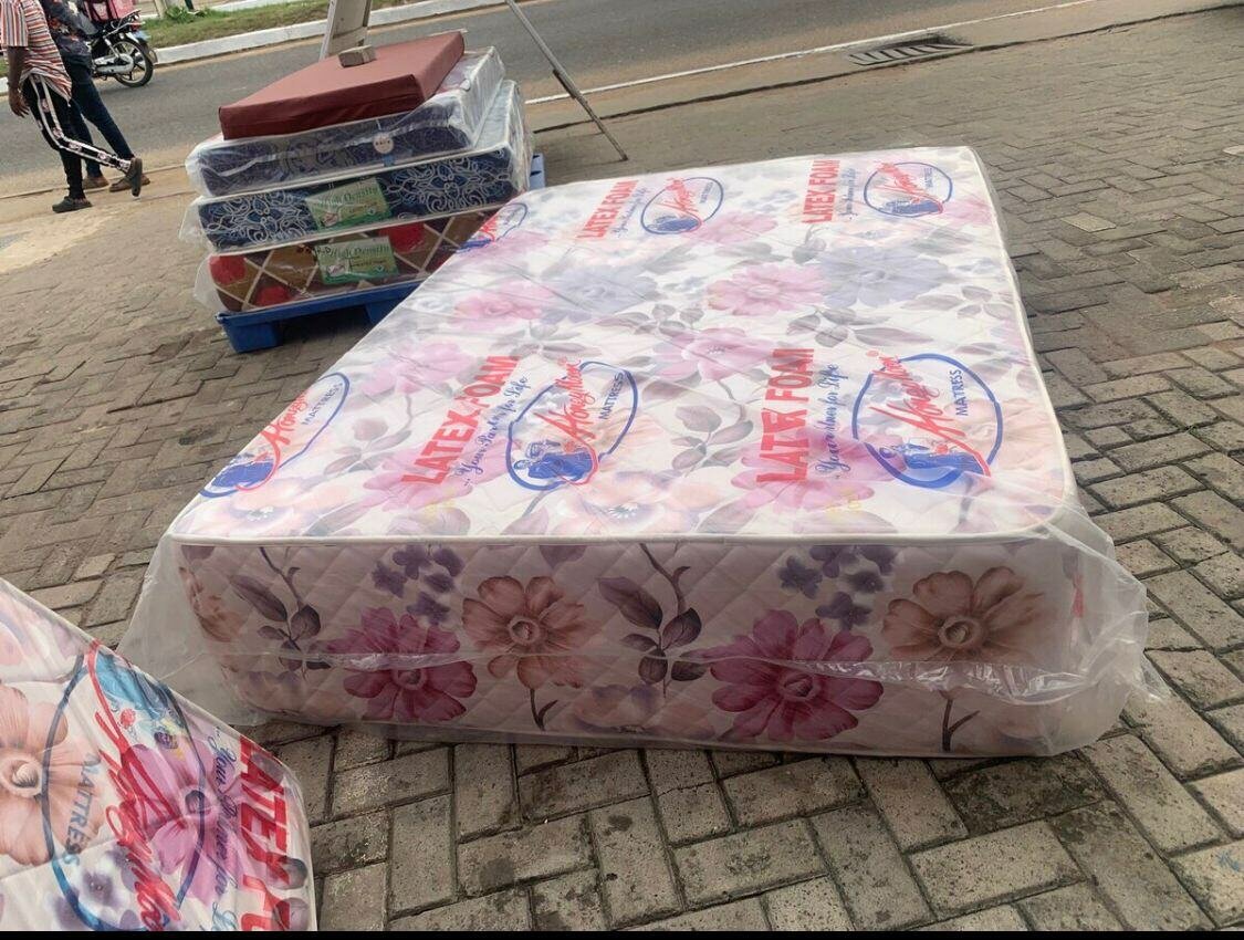 Mattress king size 10inches