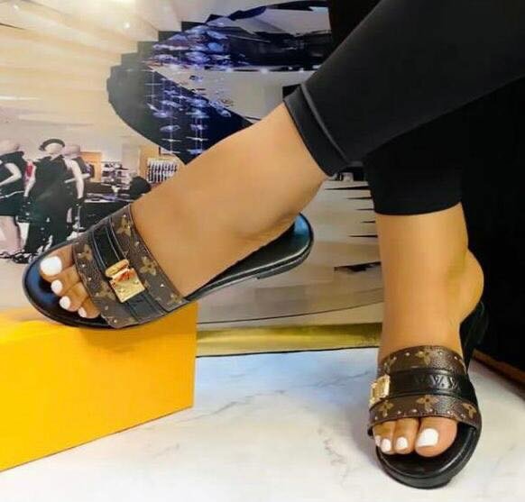 Original flat slippers