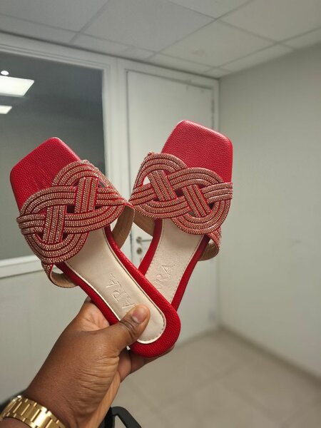 Sandales Tressées Élégantes