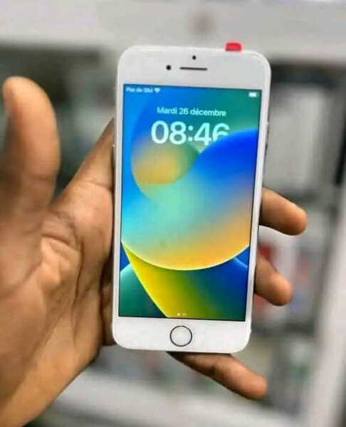 iPhone 8 simple blanc