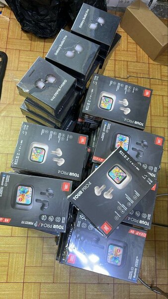 Écouteurs JBL Tour Pro 4